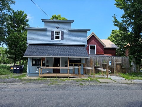 Restaurant and Apartment in Erie
