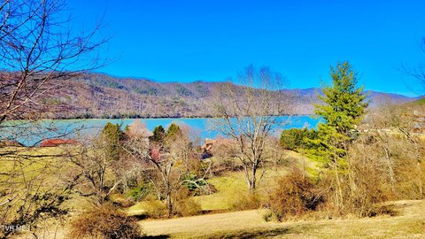 Lakefront Lot in Harbour Subdivision