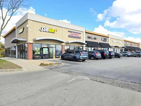 Retail Space in Morton Grove