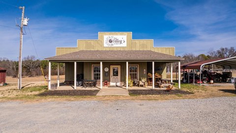 Thriving Market Near Guy, Arkansas
