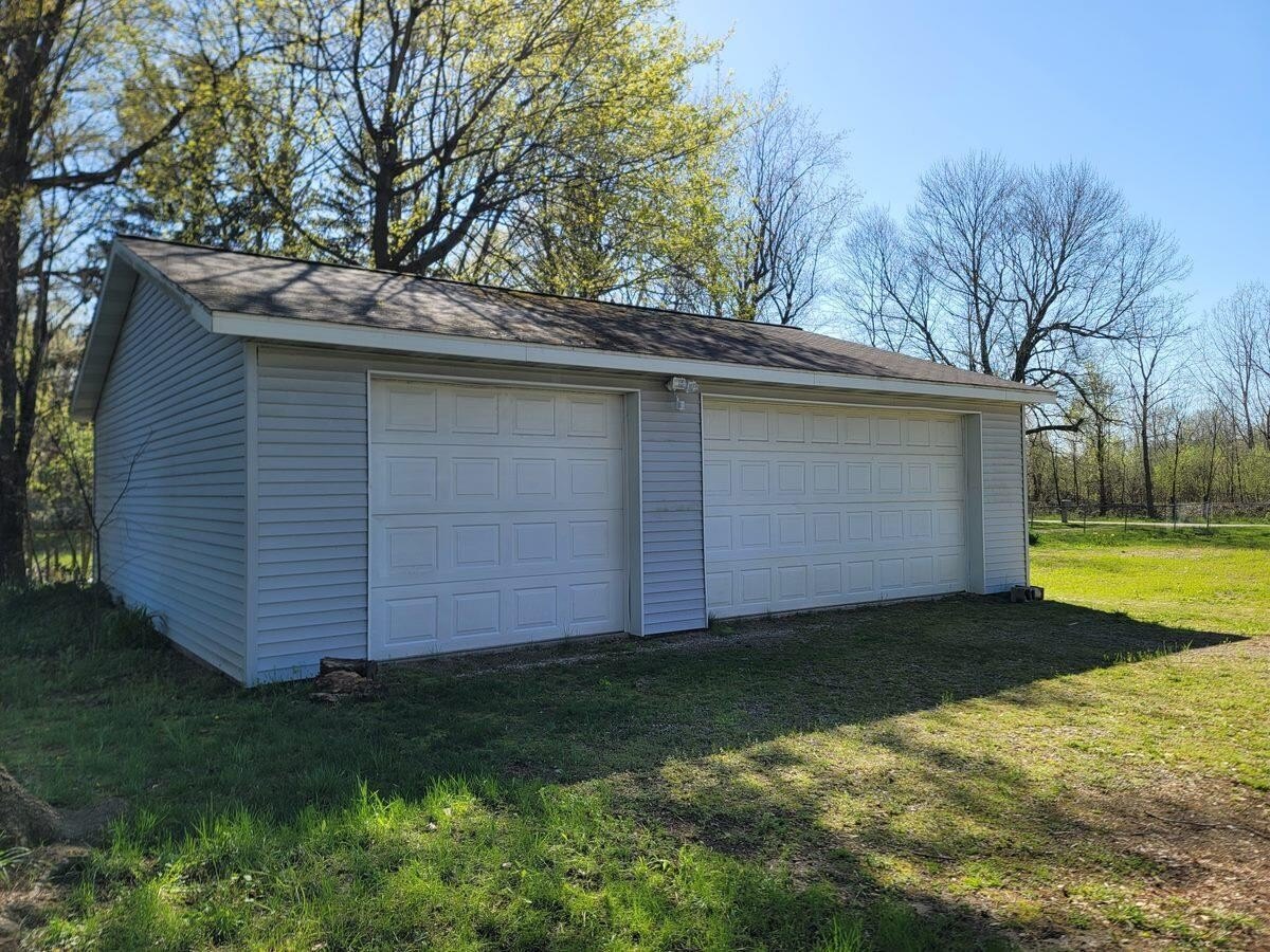 Parchment Land with Existing Garage