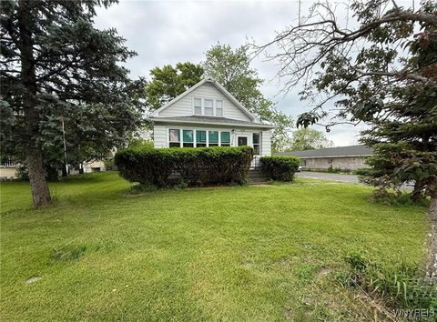 Commercially Zoned High-Traffic Property