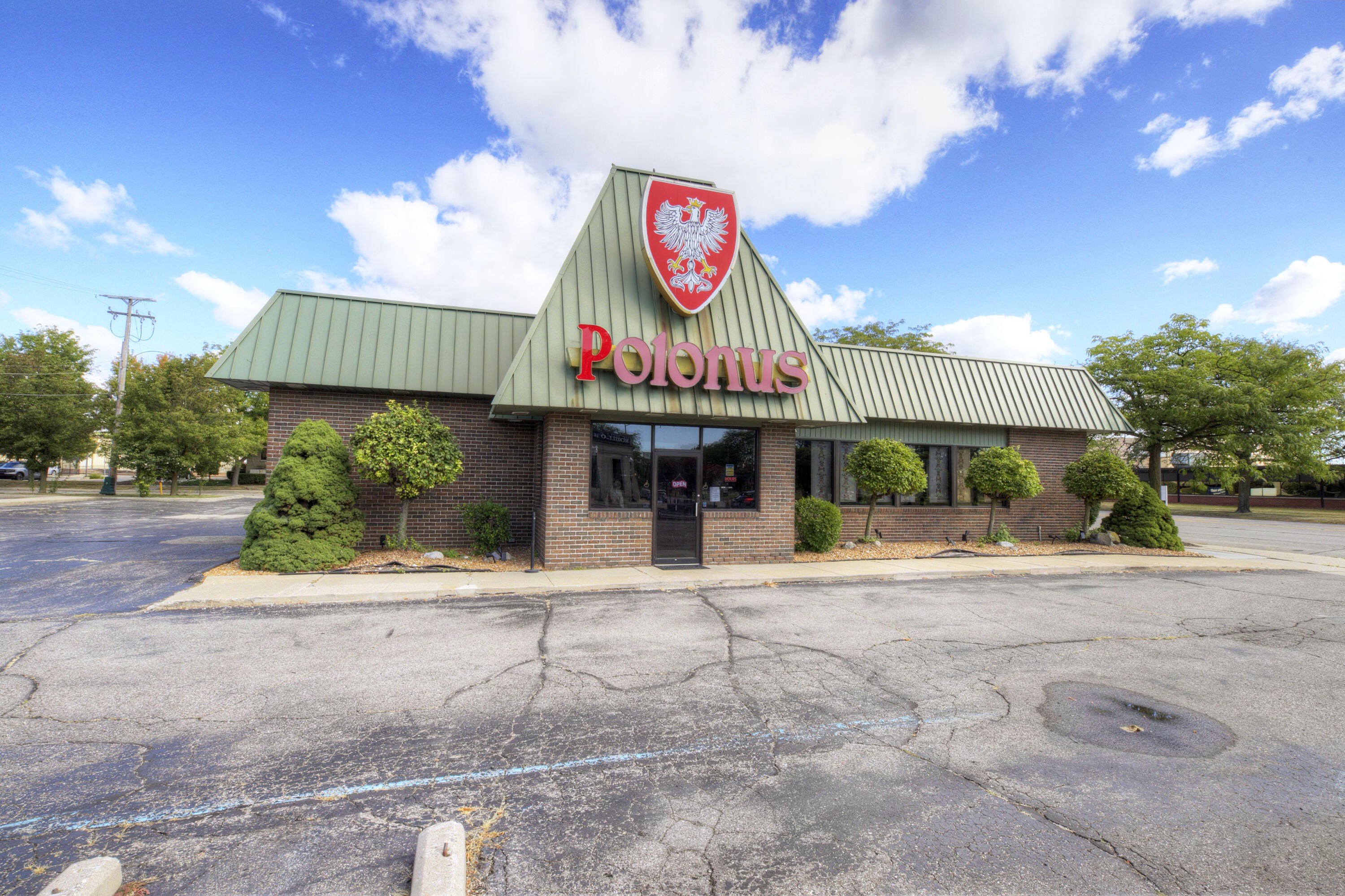Retail Space in Wyandotte, MI