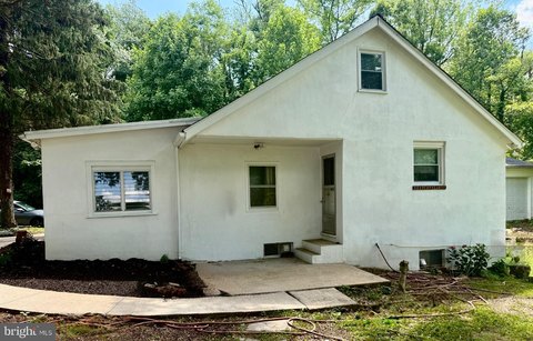 Duplex with Detached Garage