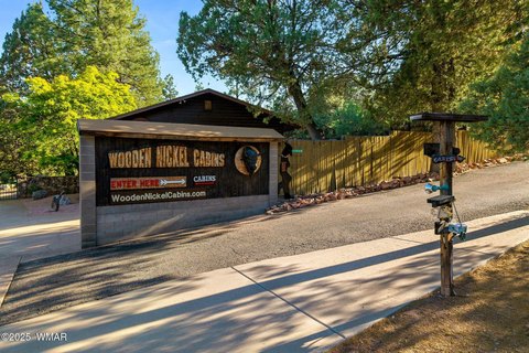 Turnkey Cabin Hotel Near Forest