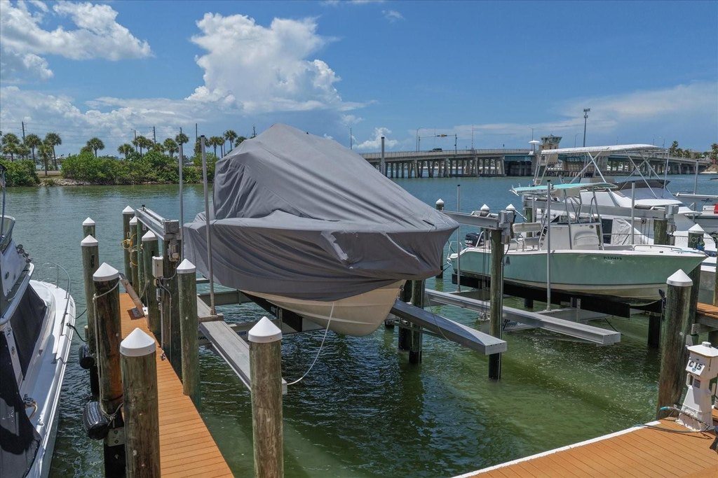 601 American Legion Dr, Madeira Beach, FL 33708-2982
