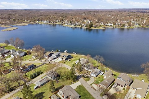Wolverine Lake Vacant Waterfront Land