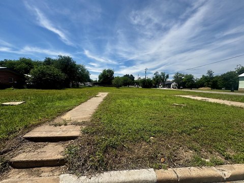 Residential Land in Llano, TX