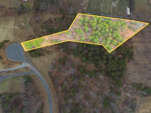 Cul-de-Sac Lake Community Lot