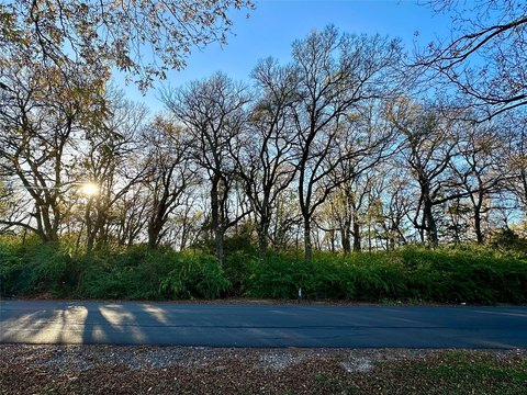 Wooded Acre in Bonham, TX