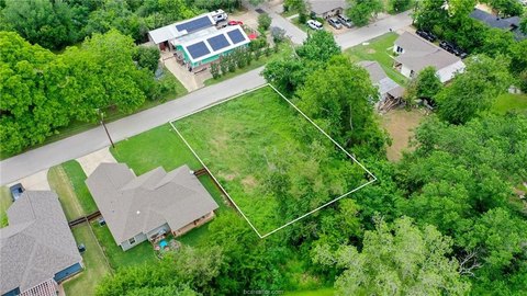 Vacant Lot Near Downtown Bryan
