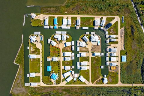 Land, Grand Isle, LA