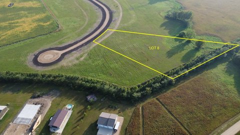 Spacious Lots in Oak Creek