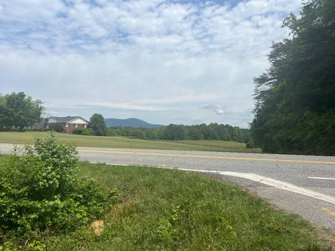 Flat Acreage with Mountain View