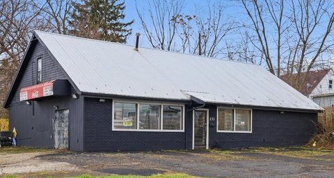 Mansfield Commercial Property with Drive-Through