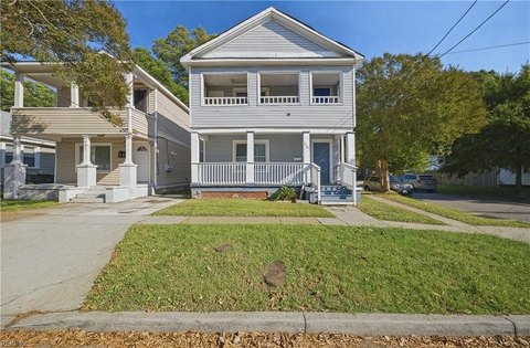 Over-Under Duplex with Three-Bedroom Units