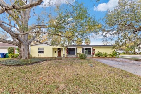 Residential Land in Tampa, FL