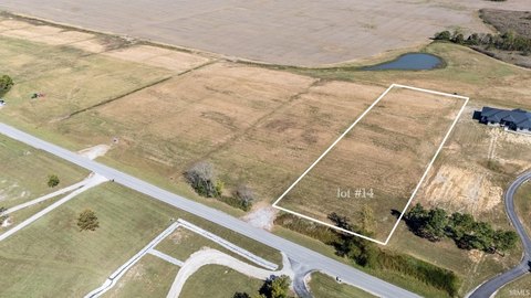 Residential Land in Chandler, IN