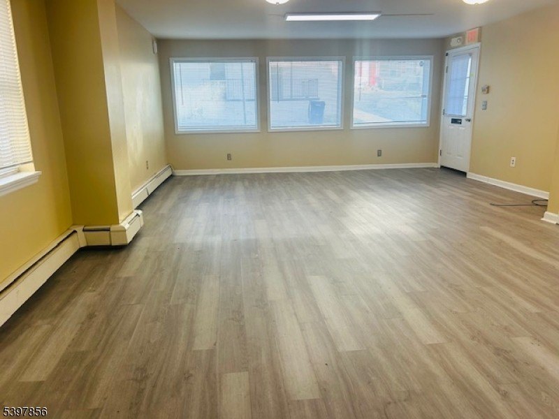 Retail Space in Sussex Boro