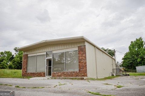 Versatile Office Building in Montezuma