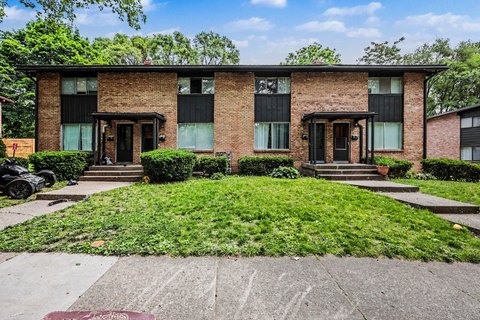 Four-Unit Brick Townhouse