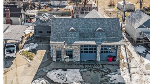 Versatile Commercial Property on Highway