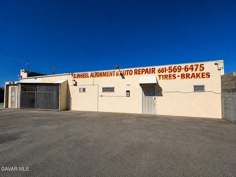Storefront Retail Building