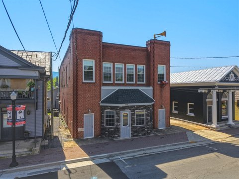 Versatile Commercial Space in Mount Jackson