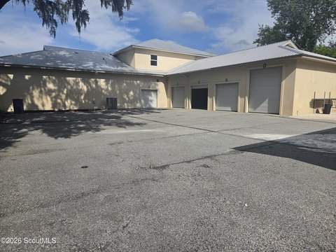 Flex Space with Secured Yard