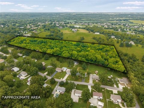 Land, Parkville, MO