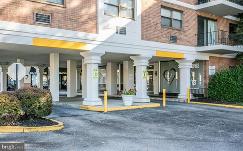 Turnkey Office Suite with Door Parking