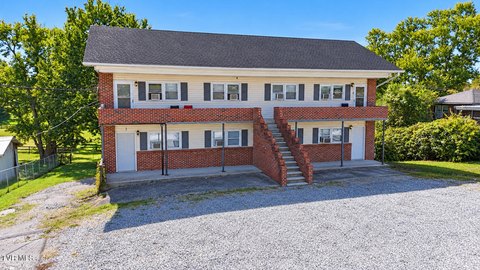 6-Unit Apartment Building