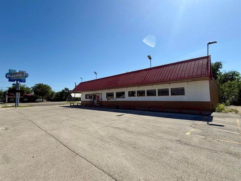 Retail Building with Walk-In Cooler