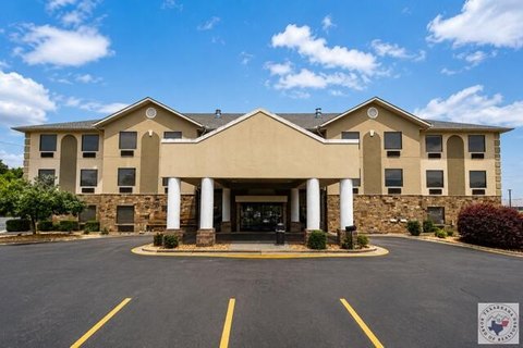 Hotel with Outdoor Pool