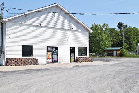 Retail Property with Pole Barn