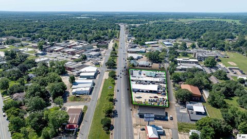 Multi-Building Auto Service Property