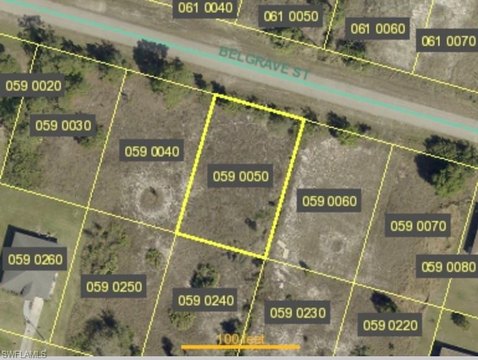 Residential Land in Fort Myers