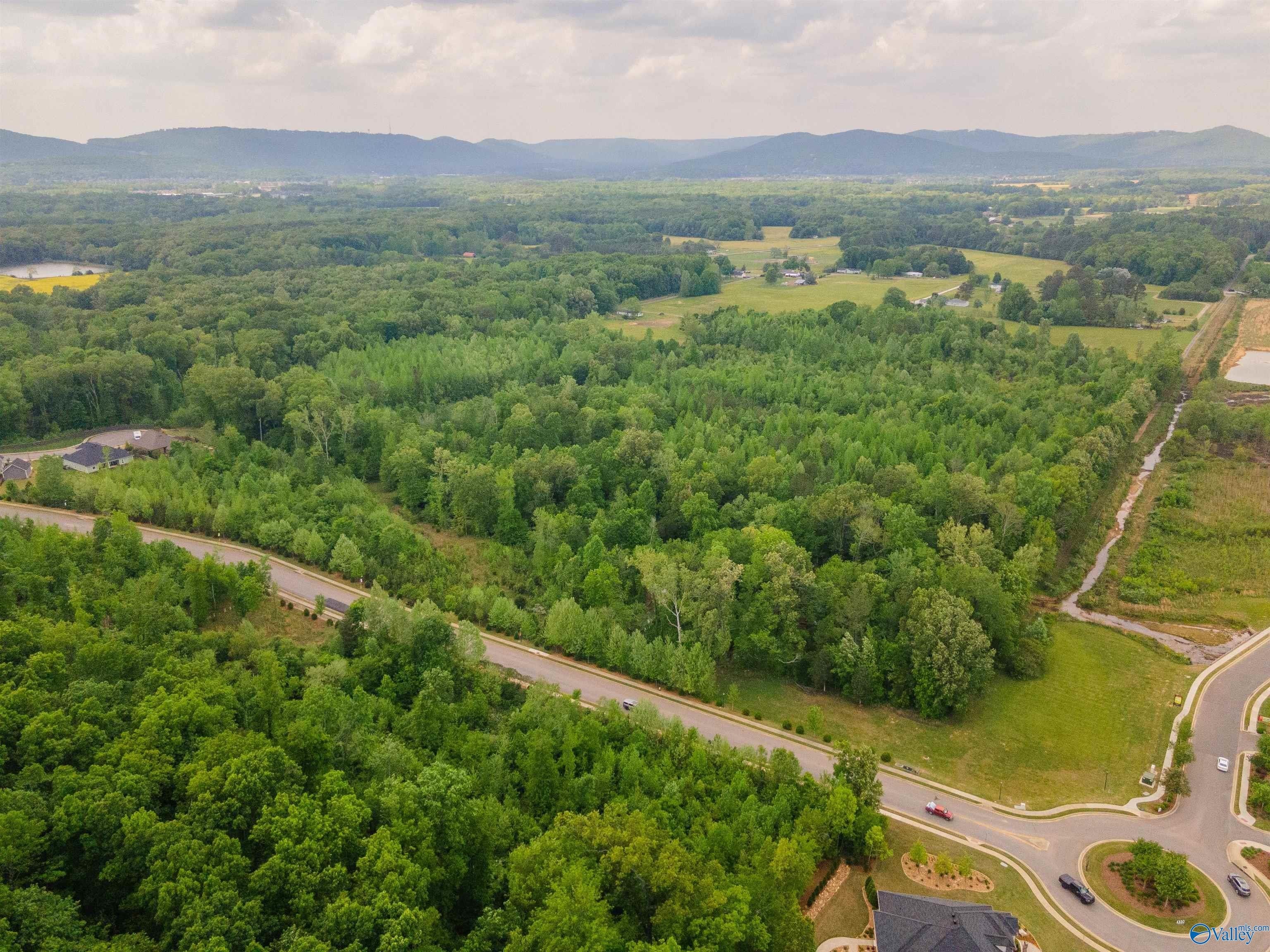 Unrestricted Land in Owens Cross