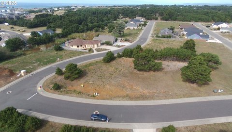 Oceanside Lot Near Beach Access