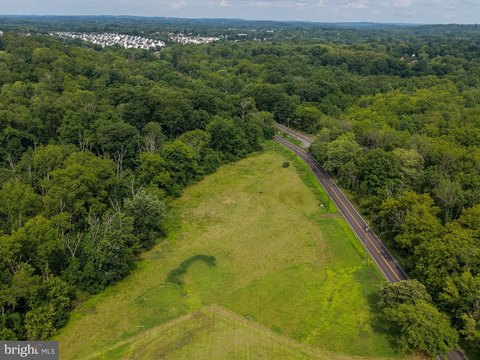 Land, CHALFONT, PA