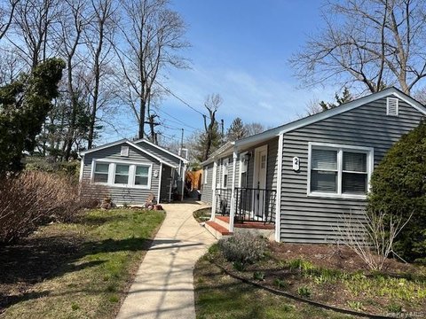 Renovated Two-Cottage Duplex