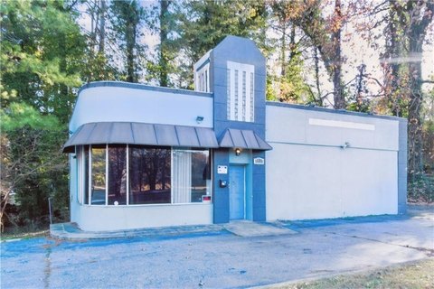 Versatile Commercial Building on BRT Line