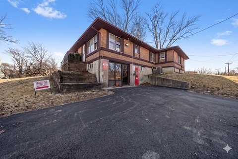 Hickory Hills Commercial Opportunity