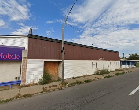 Fenkell Street Commercial Building