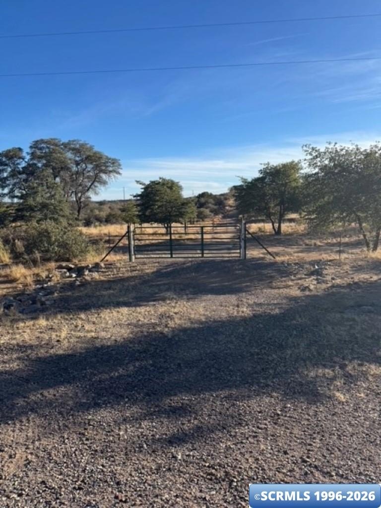 10-Acre Parcel in White Signal