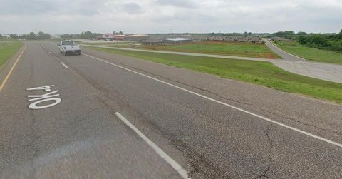 Commercial Land in Mustang, OK