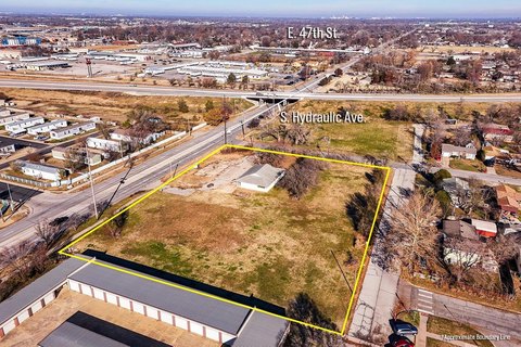 Wichita Commercial Building on Hydraulic