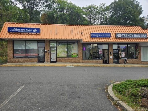 Retail Space in Grand Nyack