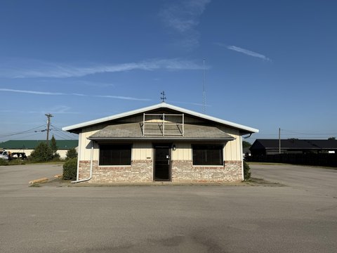 Versatile Commercial Building on US HWY