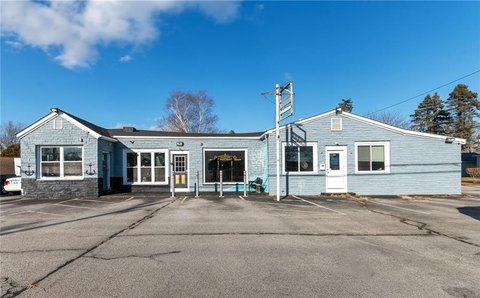 Multi-Unit Commercial Property in Warwick